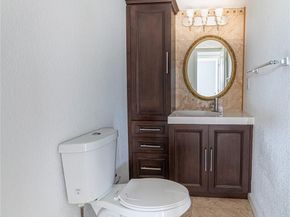 942 NE 199th St 401, Miami FL 33179