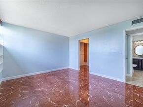 942 NE 199th St 401, Miami FL 33179