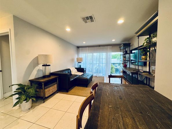 2801 NE 33rd Ct 206, Fort Lauderdale FL 33306