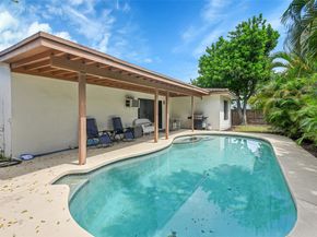 900 SE 13th Ct, Deerfield Beach FL 33441