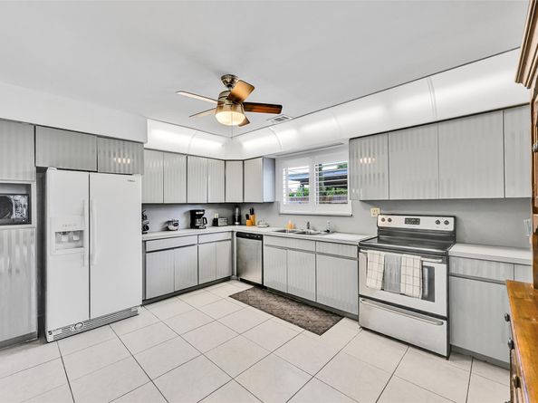 900 SE 13th Ct, Deerfield Beach FL 33441