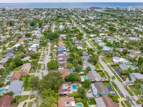 900 SE 13th Ct, Deerfield Beach FL 33441