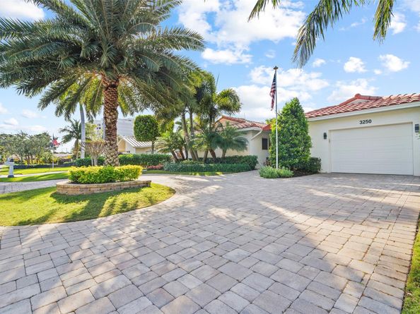 3250 Spanish River Dr, Pompano Beach FL 33062