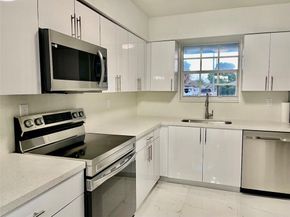841 NE 51st St, Deerfield Beach FL 33064