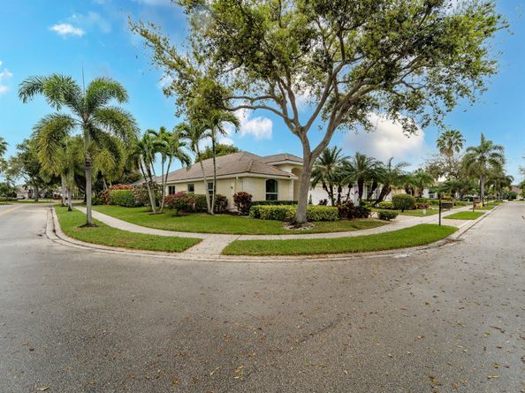 5658 S Fountains Drive, Lake Worth FL 33467