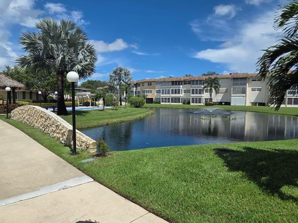 4801 NW 34th St 601, Lauderdale Lakes FL 33319