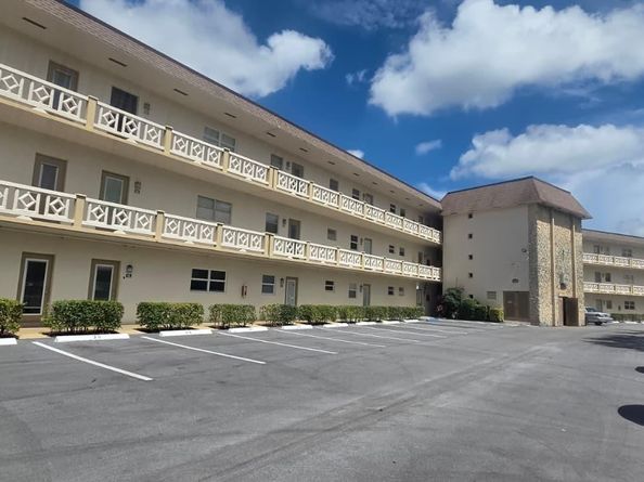 4801 NW 34th St 601, Lauderdale Lakes FL 33319