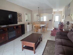 4801 NW 34th St 601, Lauderdale Lakes FL 33319