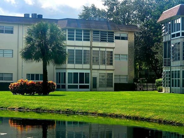 4801 NW 34th St 601, Lauderdale Lakes FL 33319