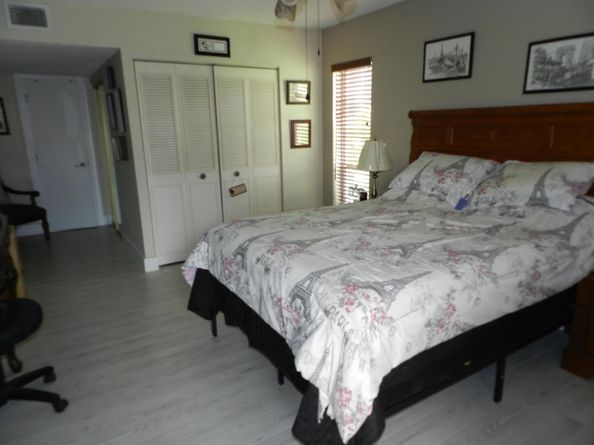 7 Greenway  Village N 103, Royal Palm Beach FL 33411