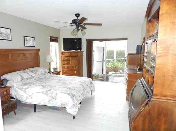 7 Greenway  Village N 103, Royal Palm Beach FL 33411