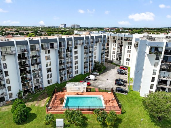 9688 Fontainebleau Blvd 610, Miami FL 33172