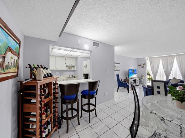 9688 Fontainebleau Blvd 610, Miami FL 33172