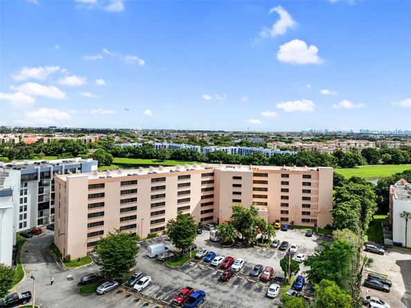 9688 Fontainebleau Blvd 610, Miami FL 33172