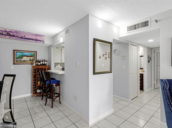 9688 Fontainebleau Blvd 610, Miami FL 33172