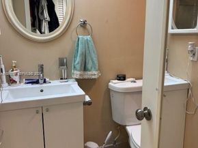 360 NW 69th Avenue 202, Plantation FL 33317
