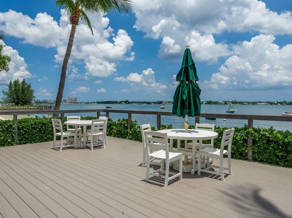 5600 N Flagler Drive 2201, West Palm Beach FL 33407