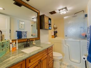 5600 N Flagler Drive 2201, West Palm Beach FL 33407