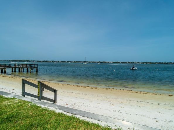 5600 N Flagler Drive 2201, West Palm Beach FL 33407