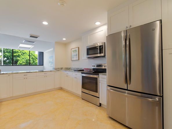 5600 N Flagler Drive 2201, West Palm Beach FL 33407