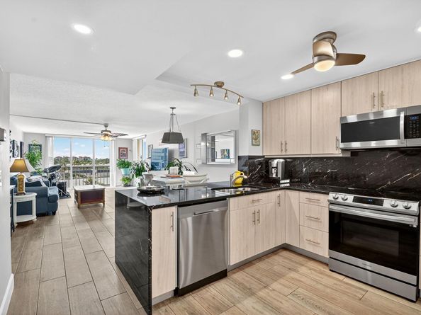 3581 S Ocean Boulevard 5D, South Palm Beach FL 33480