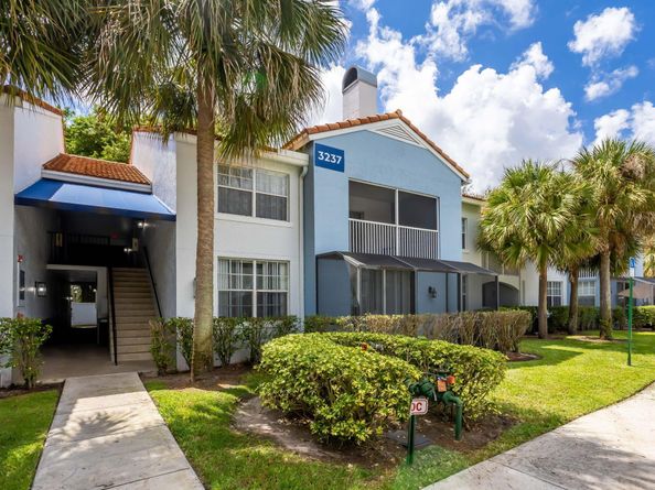 3237 Clint Moore Road 103, Boca Raton FL 33496