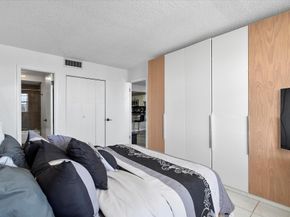 427 Golden Isles Dr 16H, Hallandale Beach FL 33009