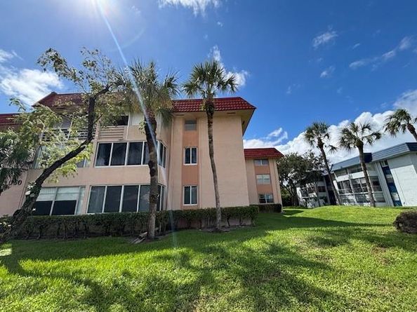 3050 Holiday Springs Blvd 105, Margate FL 33063