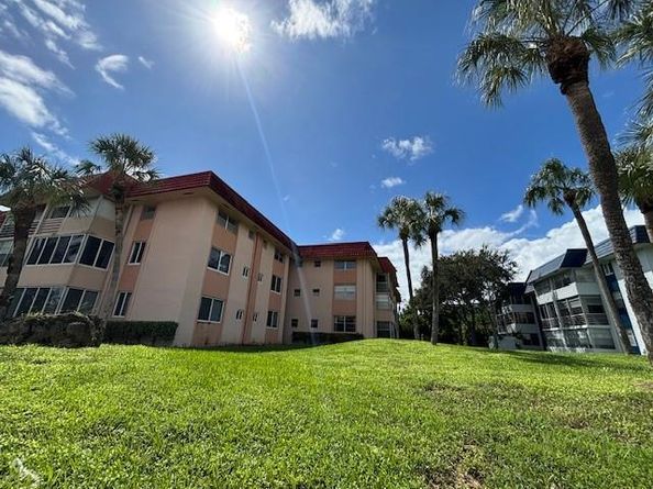 3050 Holiday Springs Blvd 105, Margate FL 33063