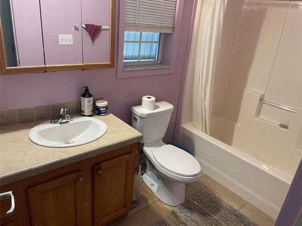 8580 SW 17th St, Davie FL 33324