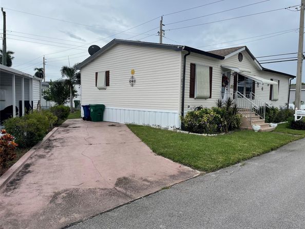 8580 SW 17th St, Davie FL 33324