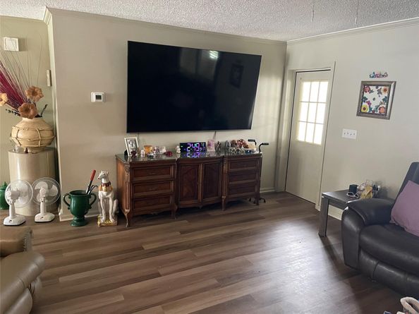 8580 SW 17th St, Davie FL 33324