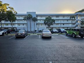 118 NW Royal Park Dr 2E, Oakland Park FL 33309
