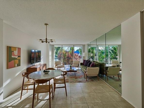 118 NW Royal Park Dr 2E, Oakland Park FL 33309