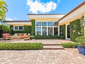804 S Southlake Dr, Hollywood FL 33019