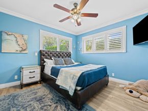804 S Southlake Dr, Hollywood FL 33019
