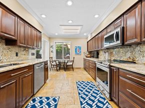 804 S Southlake Dr, Hollywood FL 33019