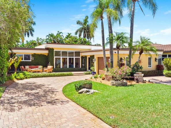 804 S Southlake Dr, Hollywood FL 33019
