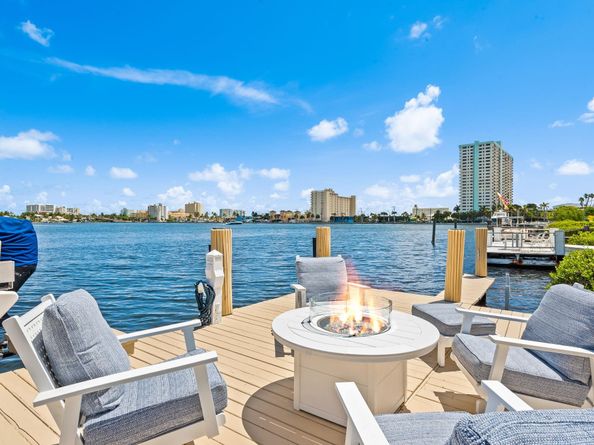 804 S Southlake Dr, Hollywood FL 33019