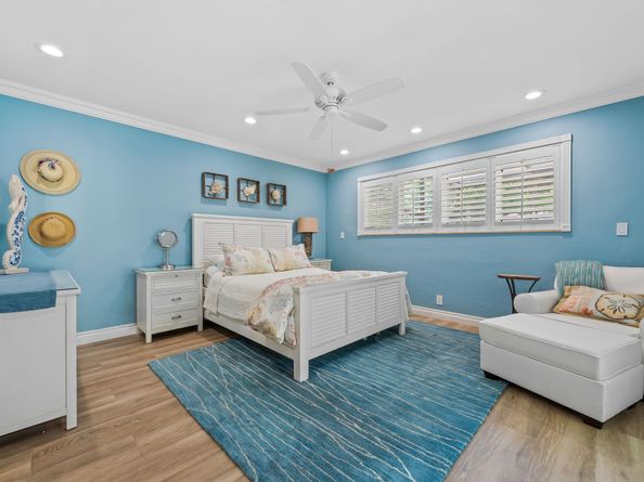 804 S Southlake Dr, Hollywood FL 33019