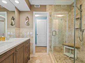 804 S Southlake Dr, Hollywood FL 33019