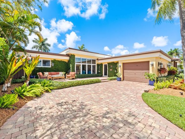 804 S Southlake Dr, Hollywood FL 33019