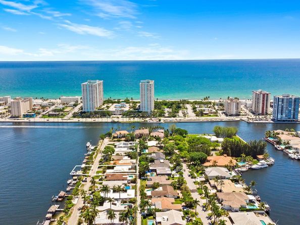 804 S Southlake Dr, Hollywood FL 33019