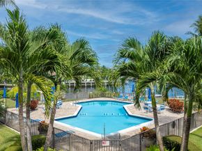 390 N Federal Hwy 406, Deerfield Beach FL 33441