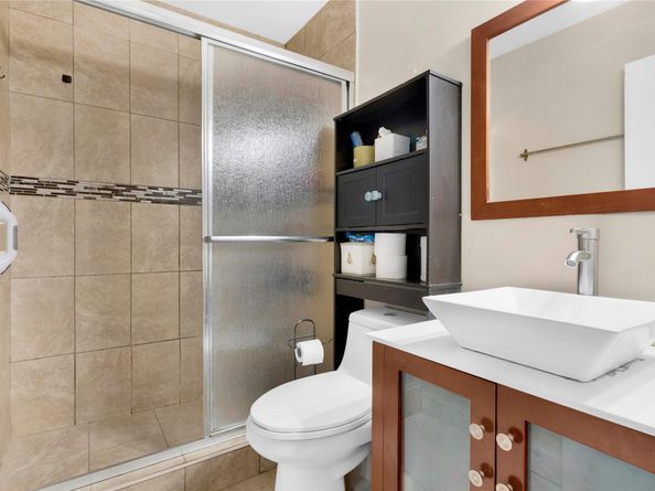 7842 W 34 Ln 202, Hialeah FL 33018