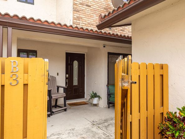 12451 NW 3rd Street B3, Plantation FL 33325