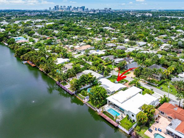 1630 NE 18th Avenue, Fort Lauderdale FL 33305