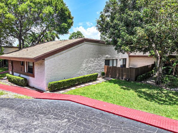 605 Leslie Dr Drive, Hallandale Beach FL 33009