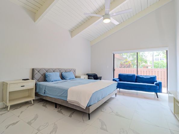 605 Leslie Dr Drive, Hallandale Beach FL 33009