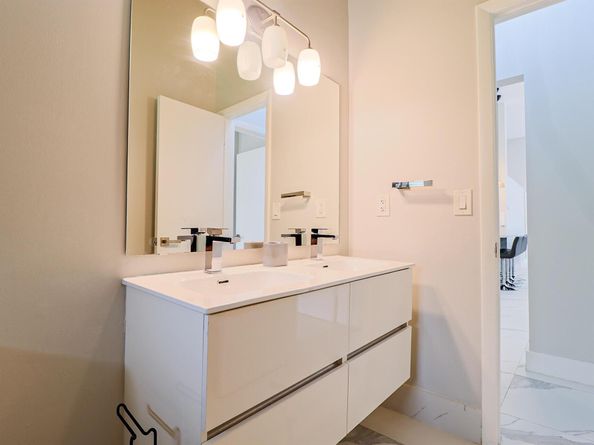 605 Leslie Dr Drive, Hallandale Beach FL 33009